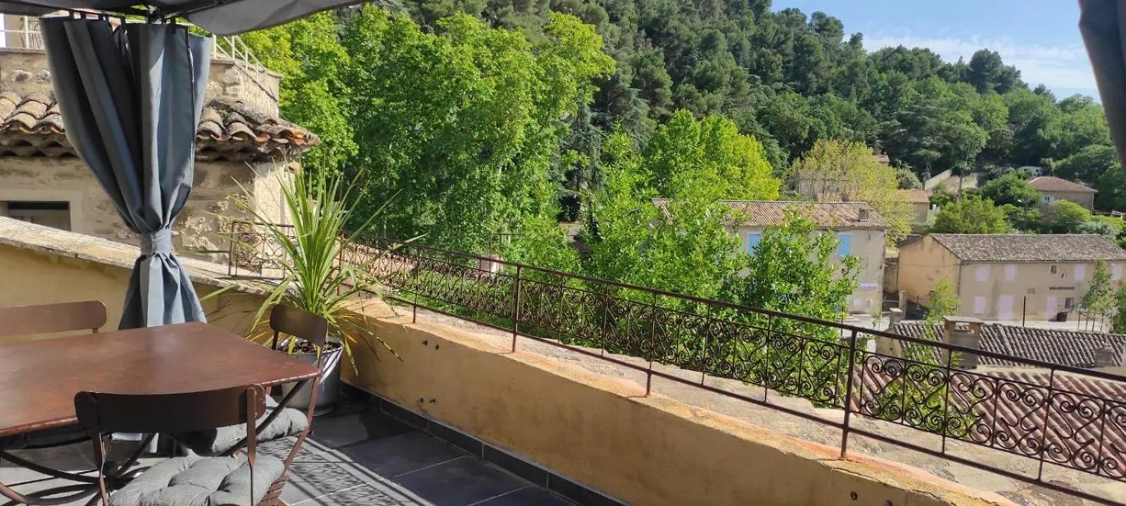 Maison Du Luberon Robion en Luberon